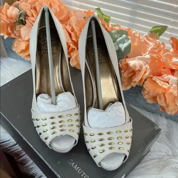 Vince Camuto MiM Aviator Sheep Leather Studded Heel 
Size 8 NIB - Picture 2 of 10